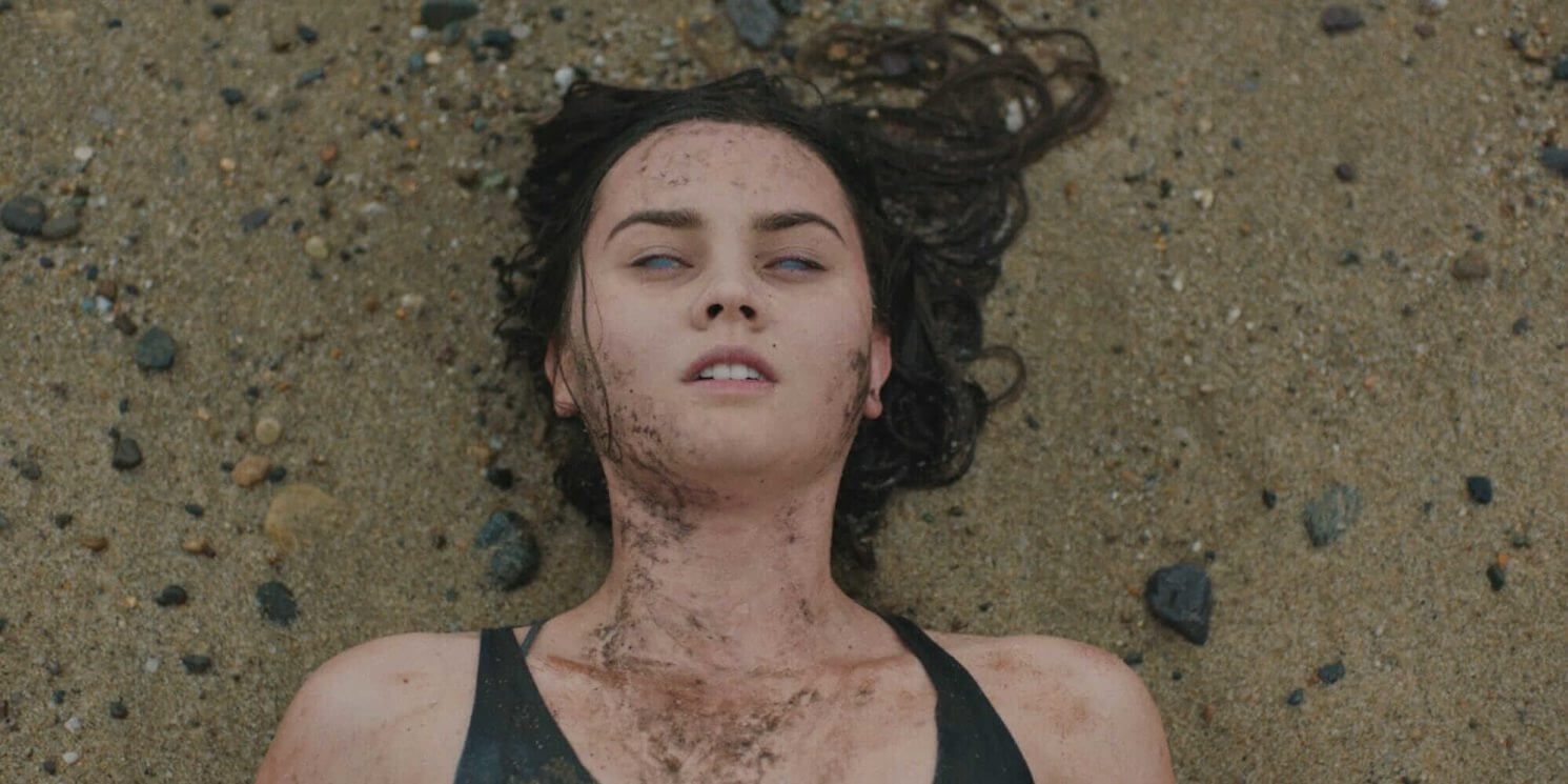 the beach house 2020 - nightmare on film street review - 1