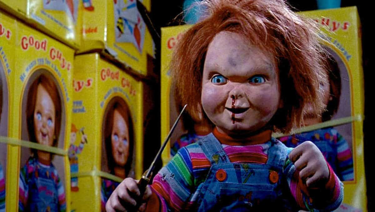 child's play 2 - chucky with knife in toy factory