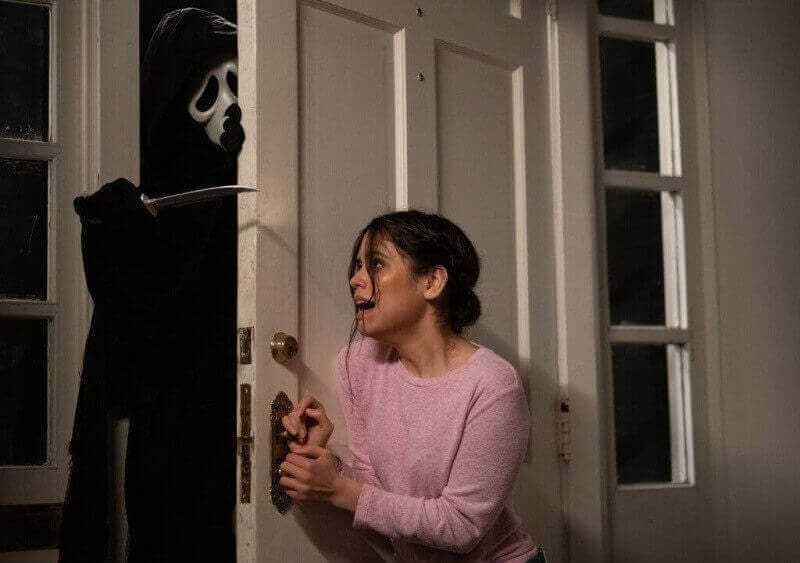 Scream 5 2022 Jenna Ortega And Ghostface