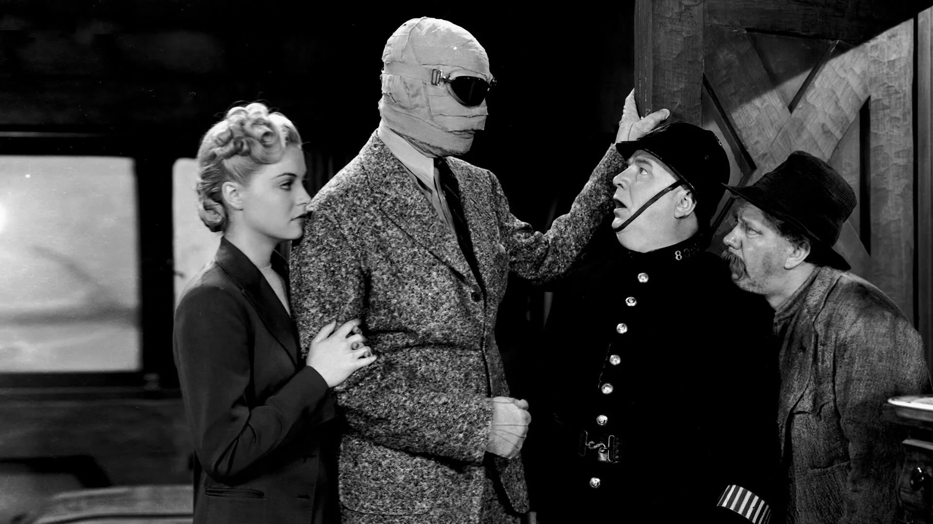 The Invisible Man Returns 1940 The Police Come Knocking