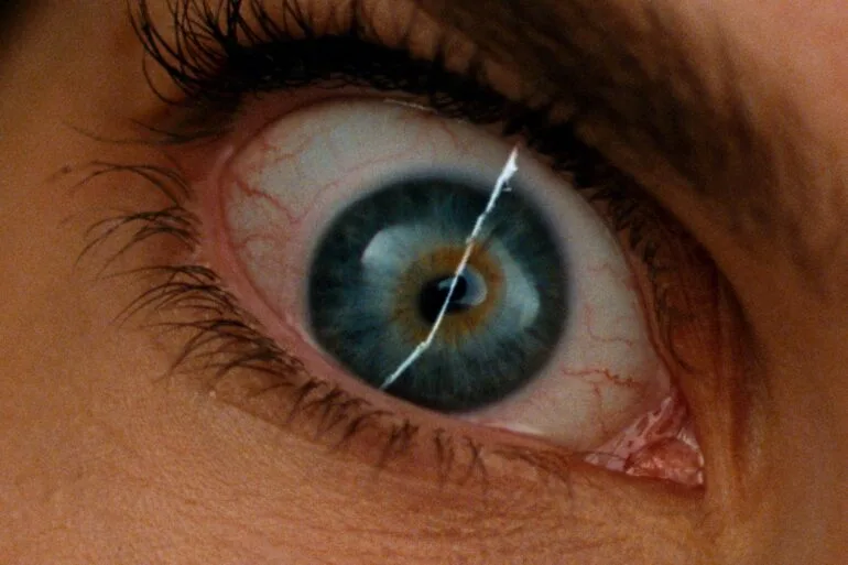 REFLECTION IN A DEAD DIAMOND Still 9